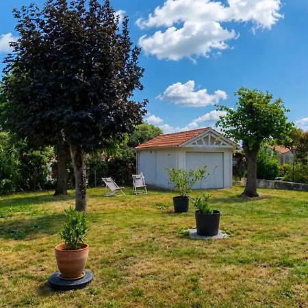 Charmante Maison Centre De Avec Beau Jardin